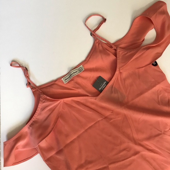 A&F Cold Shoulder Top - Picture 1 of 3